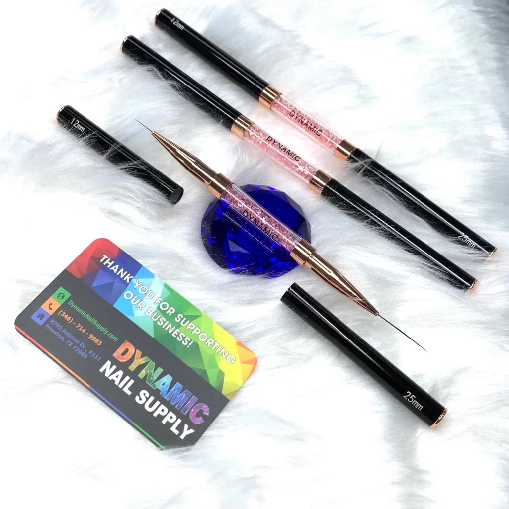 Get Salon-Quality Results with the $12.00 Dynamic Dual-head Liner Brush